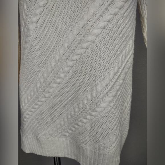 New York and Company Cream Cable Knit Sweater Size Medium - Picture 11 of 14